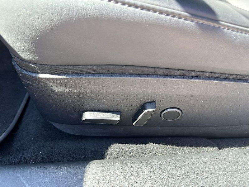 Tesla Model 3 Performance Dual AWD - fotka 16 z 28