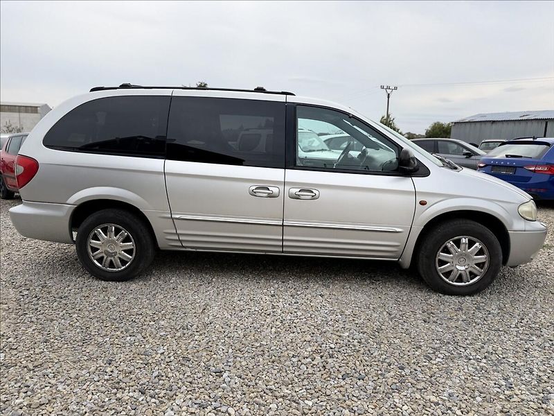 Chrysler Grand Voyager 3,3 V6 128kW A/T 7MÍST - fotka 4 z 26