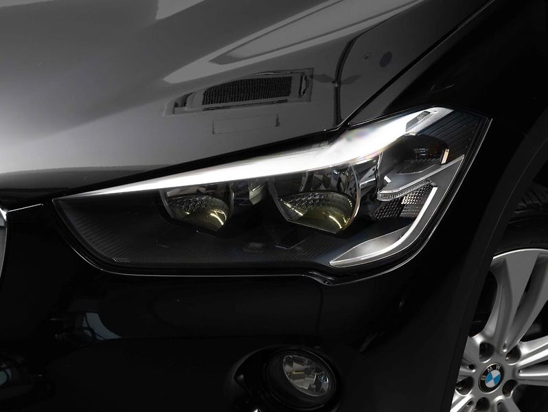 BMW X1 20i xDrive - fotka 8 z 22
