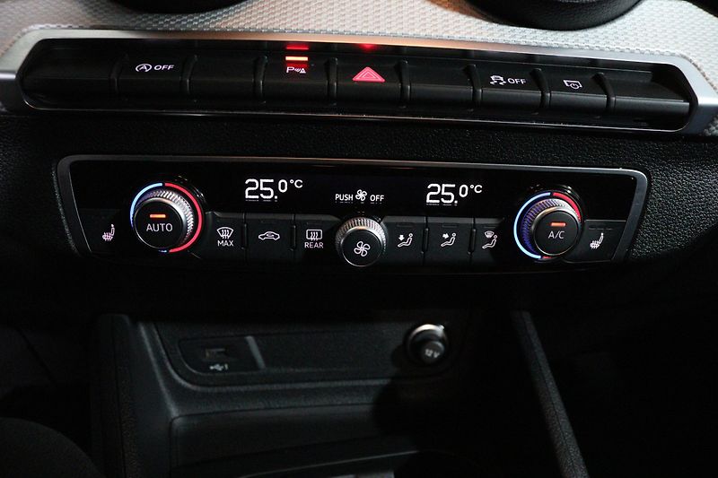 Audi Q2 30 TFSI 81 kW - fotka 21 z 26