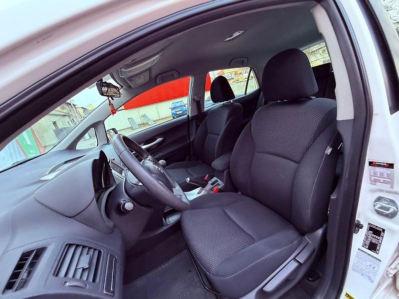 Toyota Auris 1.6 Valvematic, ČR - fotka 13 z 22
