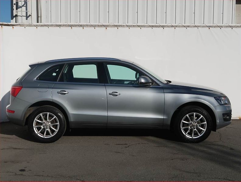 Audi Q5 (2011) 2.0 TDI, 4X4, Automat, ČR - fotka 6 z 20