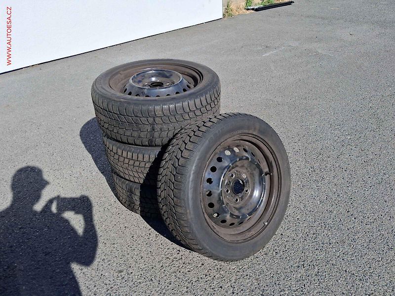 Honda Civic (2008) 1.4 i-VTEC, ČR, AC, tempo - fotka 16 z 16