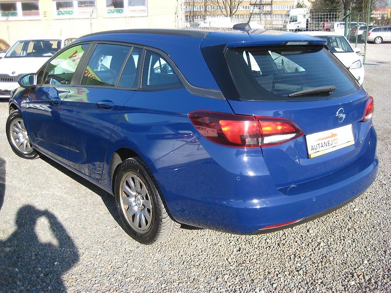 Opel Astra 1.6 CDTi ENJOY + ALU DPH ČR!!! - fotka 12 z 35