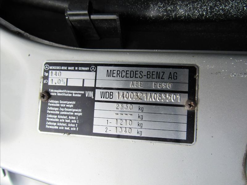 Mercedes-Benz 140 3,2 W140 300 SE 170kW Mamut - fotka 26 z 26