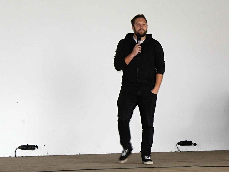 Z podzimního autosrazu v areálu Pivovaru Holanďan v Hlízově.