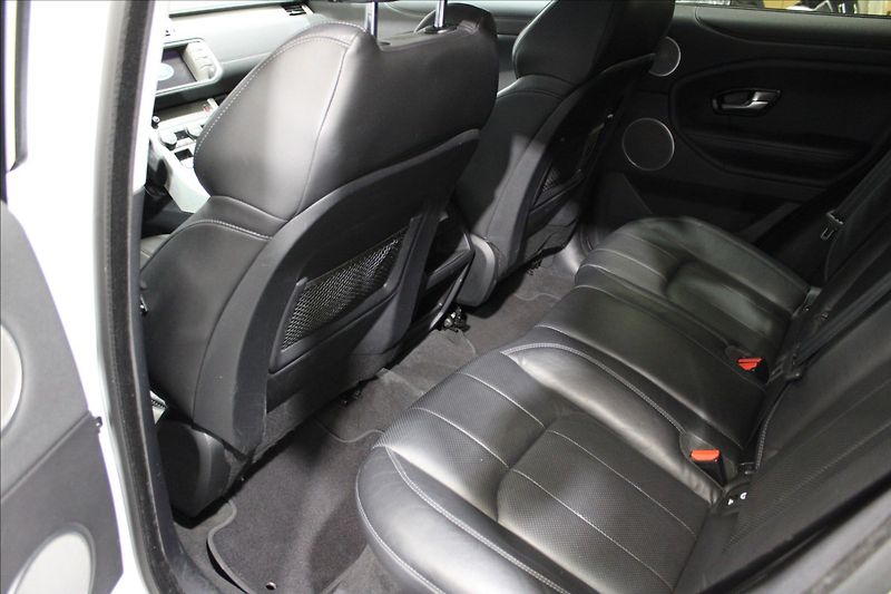 Land Rover Range Rover Evoque 2,0 SE Td4 132 kW Panorama - fotka 13 z 34
