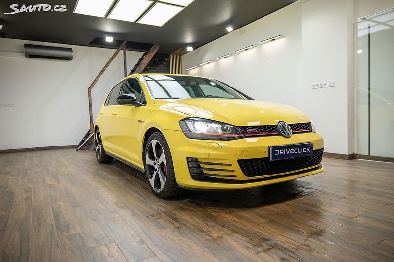 Volkswagen Golf (2016) GTI Performance 2.0 169 kW - fotka 3 z 35