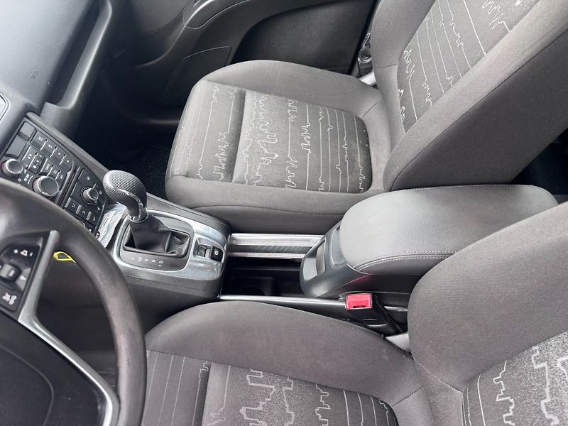 Opel Meriva (2010) AUTOMAT 1,7 CDTI 74 KW STK - fotka 27 z 37
