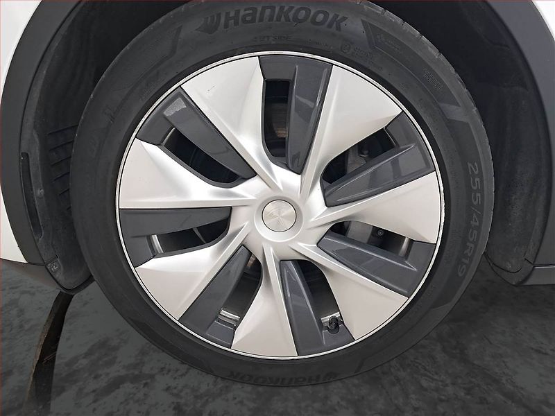 Tesla Model Y (2022) Long Range AWD 79kWh, SoH 92% - fotka 15 z 25
