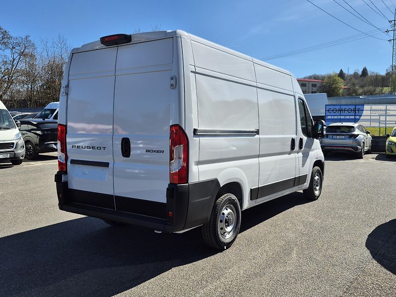 Peugeot Boxer (2026) 3000 L2H2 BlueHDi 120k S&S MAN - fotka 5 z 17