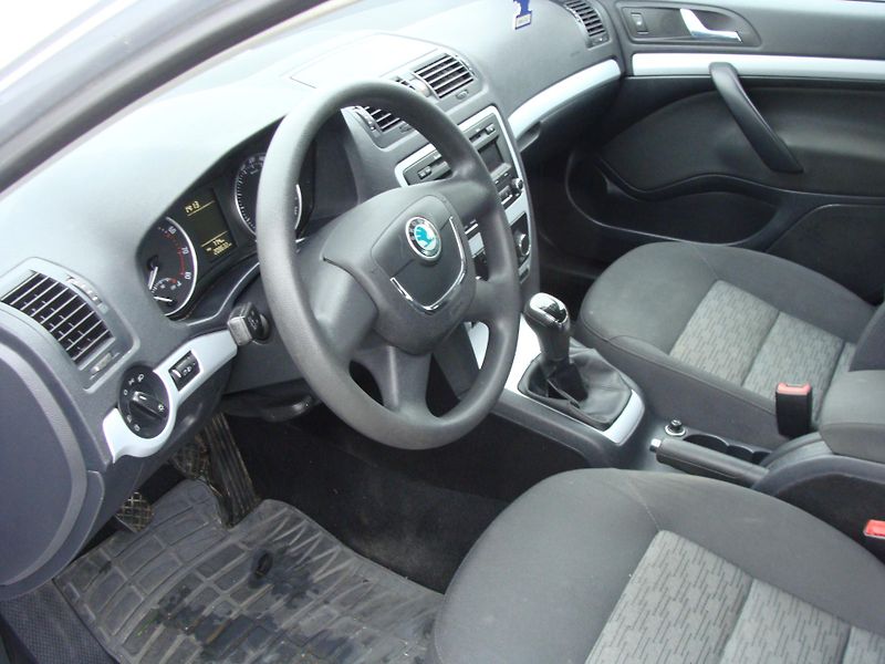 Škoda Octavia 1.4 TSi, 90 kW, klimatizace - fotka 9 z 27