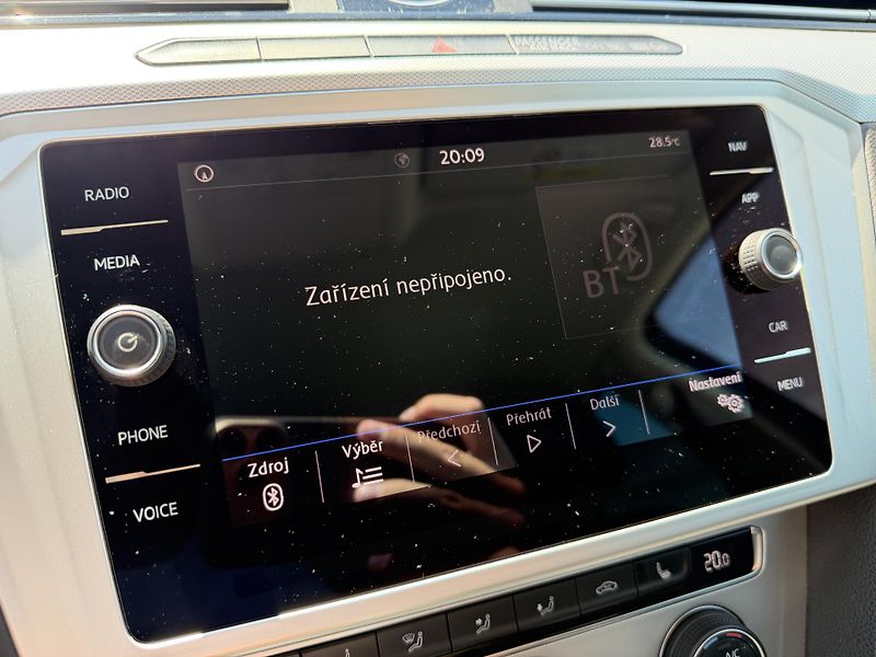 Volkswagen Passat 2.0 TDI VIRUTAL MASÁŽ SERVISKA - fotka 25 z 46