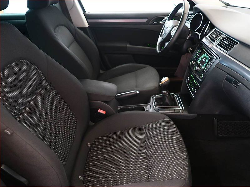 Škoda Superb (2012) 1.6 TDI, Navi, Tempomat - fotka 9 z 15
