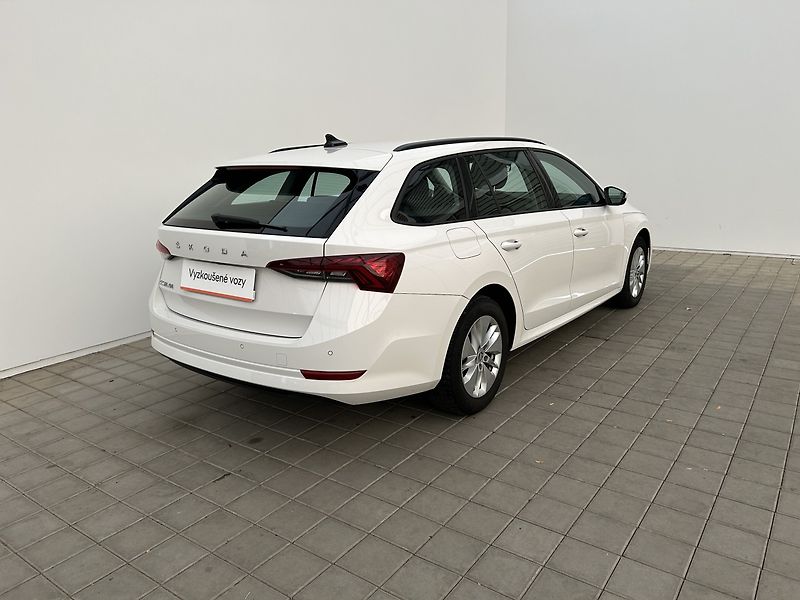 Škoda Octavia 1.5 TSI Ambition Plus - fotka 2 z 23