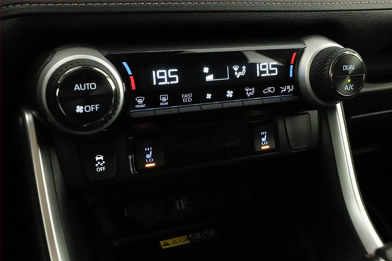 Toyota RAV4 (2023) Comfort 2.5 Hybrid - fotka 13 z 20
