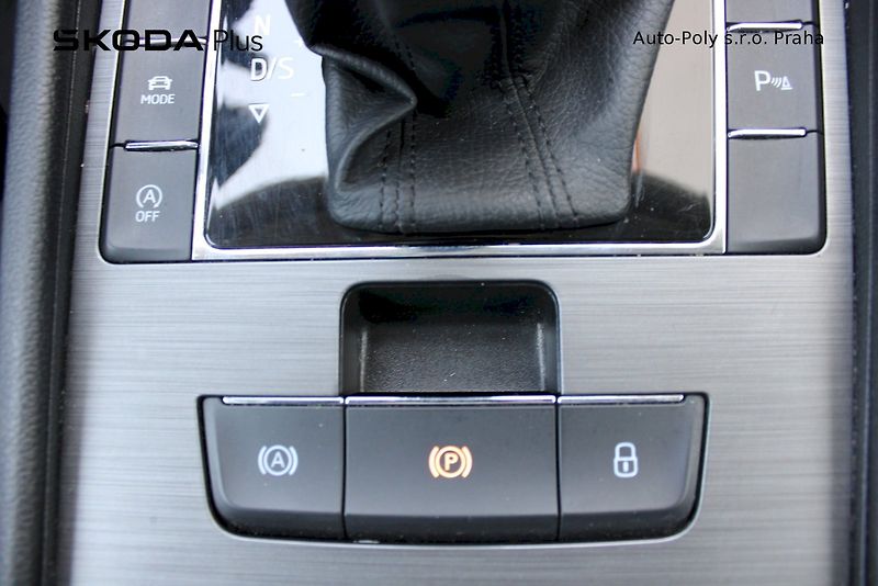 Škoda Superb (2023) 2.0 TDI 110 kW Style Plus - fotka 15 z 25