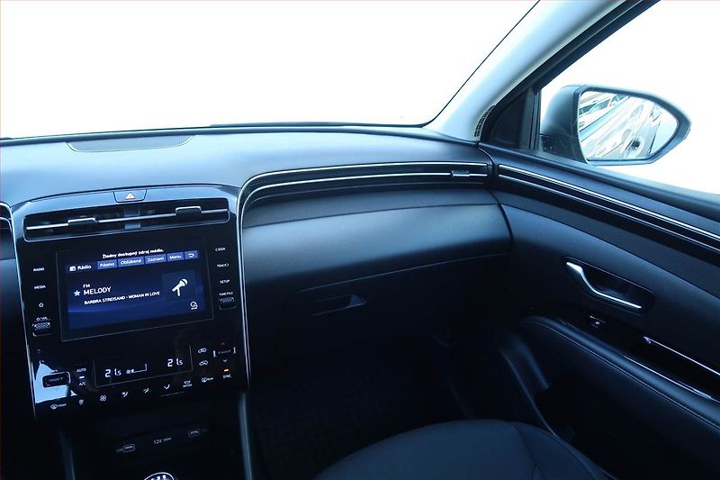 Hyundai Tucson (2021) Family 1.6 T-GDI - fotka 8 z 22