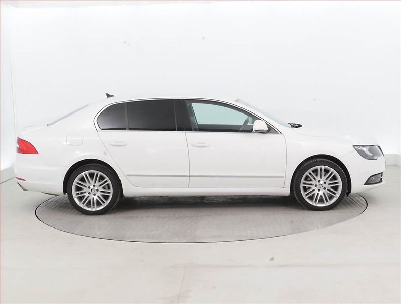 Škoda Superb (2014) 3.6 FSI V6, 4X4, Automat - fotka 6 z 18