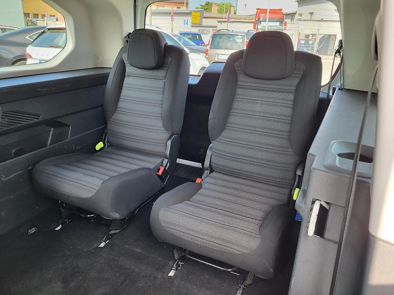 Opel Combo LIFE 1.5 CDTi 96kW L2 7-míst - fotka 9 z 45