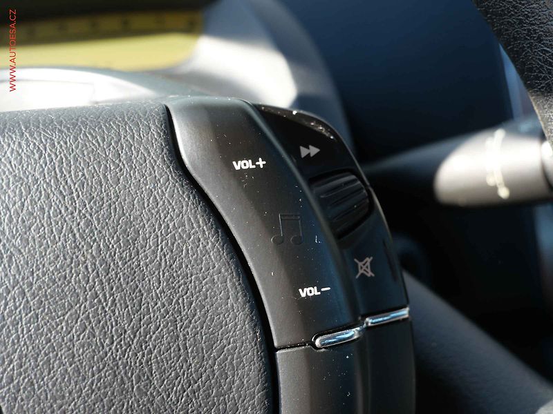 Citroën C4 (2007) 1.6 i, 2.maj,ČR, AC, temp - fotka 13 z 17