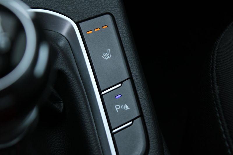 Hyundai i30 1.5 T-GDI 117kW N-LINE ČR - fotka 23 z 28