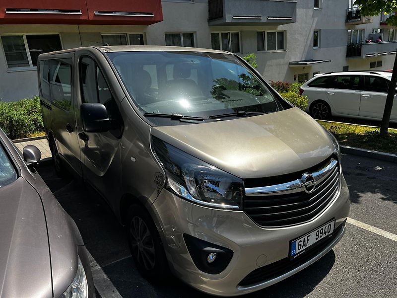Opel Vivaro (2017) - fotka 2 z 11