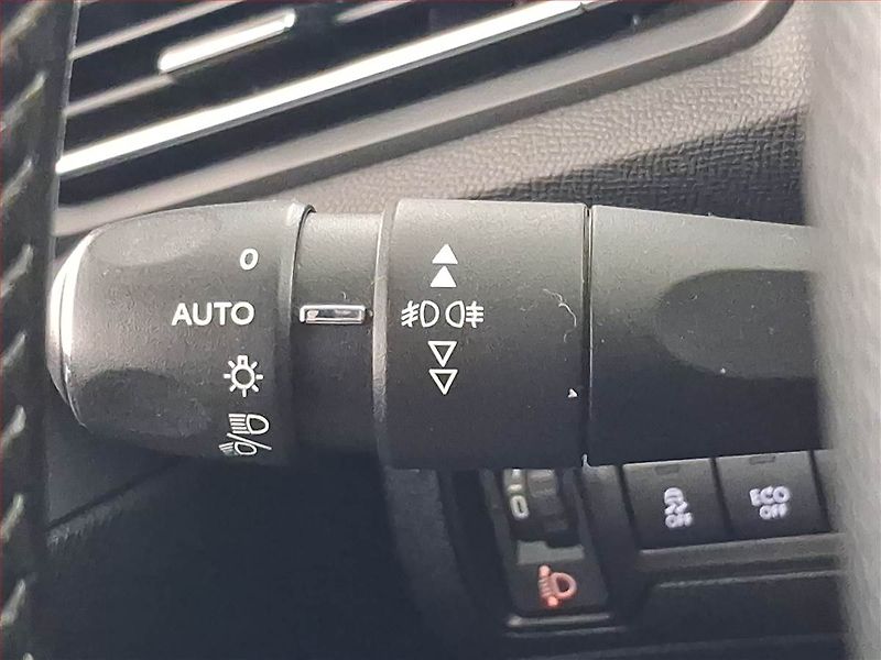 Peugeot 308 (2014) 1.6 e-HDi, Serv.kniha - fotka 20 z 20