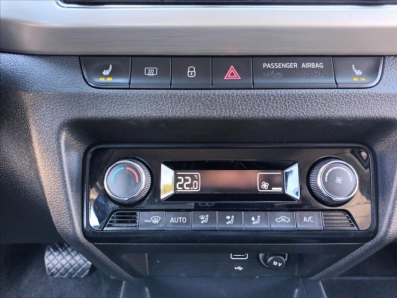 Škoda Fabia 1,0 TSI,81KW,DSG,STYLE,TAŽNÉ, - fotka 35 z 46
