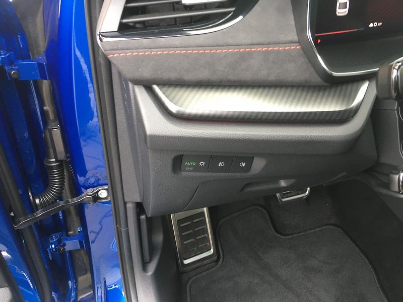 Škoda Octavia (2021) RS 2.0TSI DSG 180kW - fotka 18 z 20