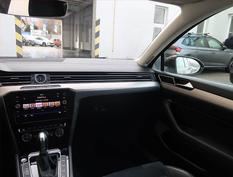 Volkswagen Passat (2018) R-Line 2.0 TDI, 4X4, Automat - fotka 8 z 21