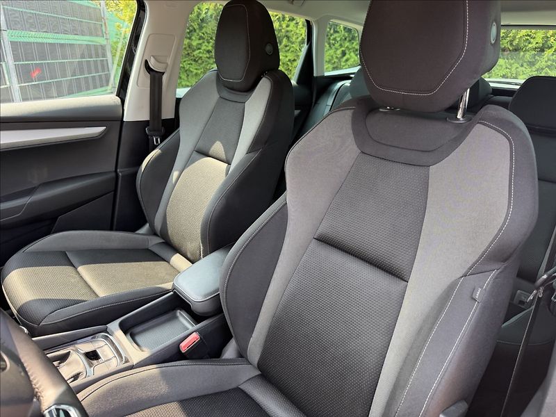Škoda Karoq 2.0 TDI Tour Virtual - fotka 14 z 19