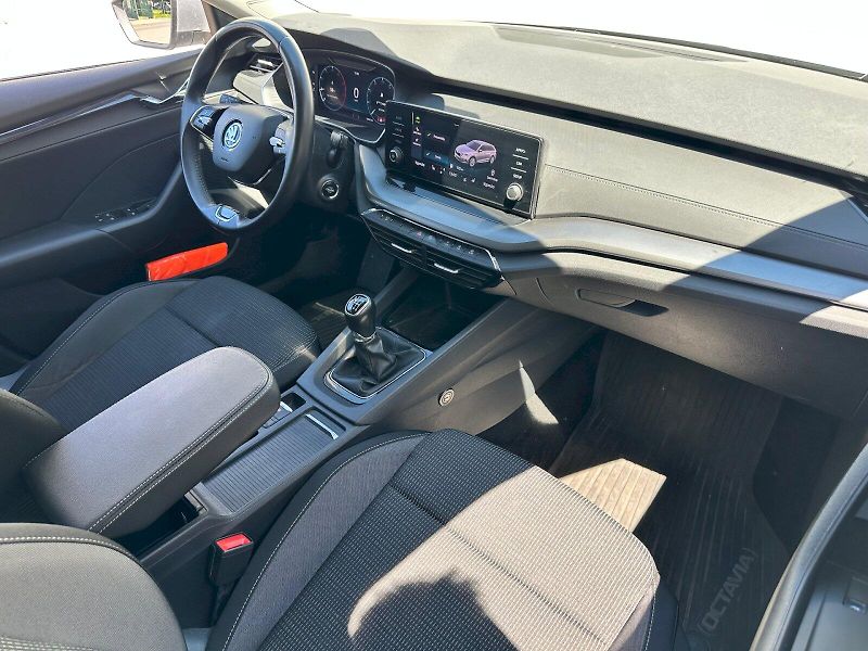 Škoda Octavia (2022) 2.0 TDI 85kW Ambition Combi - fotka 7 z 22