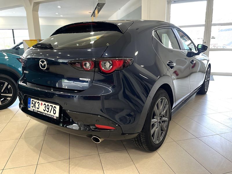 Mazda 3 (2025) 2.5L G140 6MT FWD Centre-Line - fotka 7 z 17