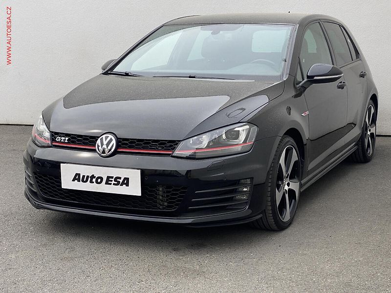 Volkswagen Golf (2015) 2.0 TSi, GTi, bixen, navi, - fotka 3 z 19