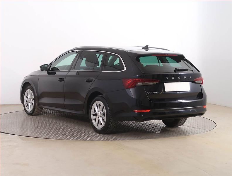 Škoda Octavia (2021) Style Plus 2.0 TDI, Automat - fotka 4 z 22
