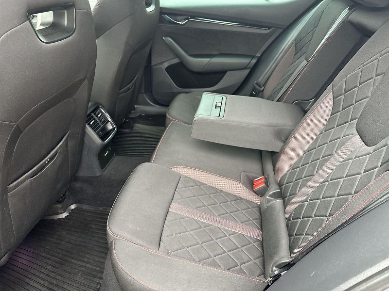 Škoda Octavia (2021) 2.0 TSI DSG RS - fotka 8 z 36