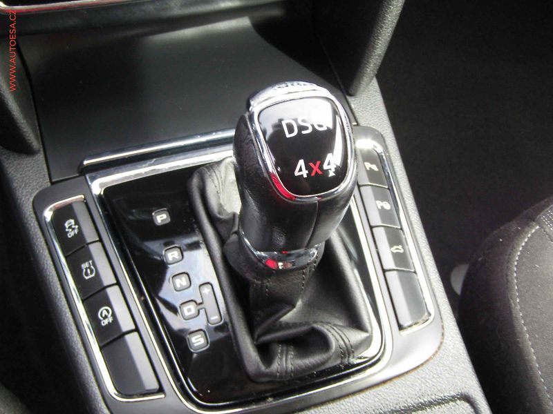Škoda Superb (2014) 2.0 TDi 4x4, ČR, Elegance - fotka 19 z 21