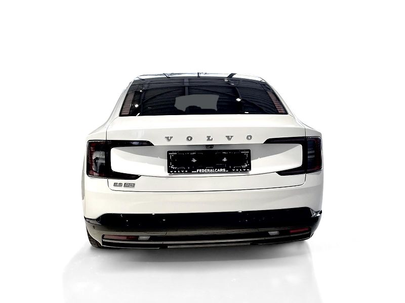 Volvo ES90 (2026) ULTRA Single Motor Ext.Range - fotka 4 z 13