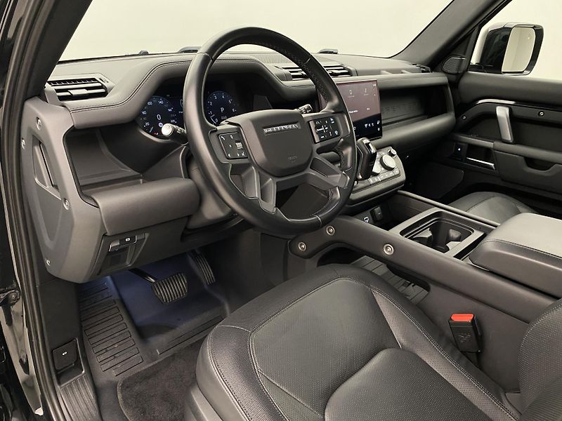 Land Rover Defender 110 P400 X-DYNAMIC 1.maj. CZ - fotka 4 z 49