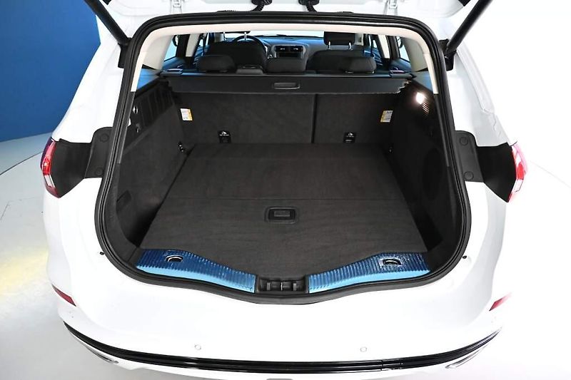 Ford Mondeo (2022) 2.0 140 KW LED ACC SONY Tažné - fotka 8 z 36