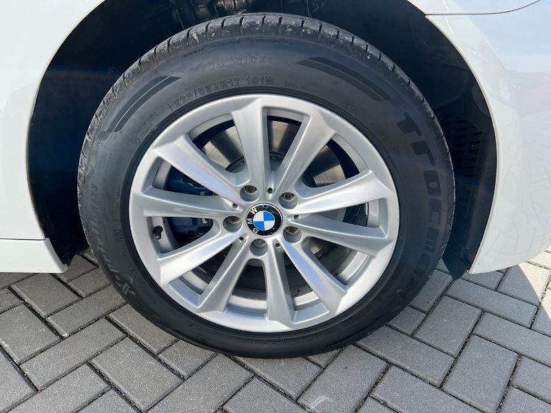 BMW Řada 5 (2012) 520d 135kW F11! ČR! - fotka 30 z 30