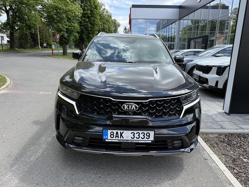 Kia Sorento 2.2 CRDi 142kw TOP 4x4 - fotka 2 z 10
