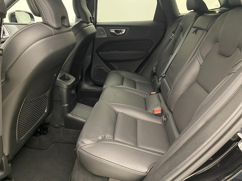 Volvo XC60 T8 AWD RECHARGE BLACK EDITION - fotka 5 z 64