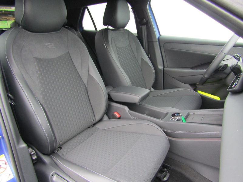 Volkswagen T-Roc R-Line 1,5 eTSI 110 kW 7DSG - fotka 22 z 30