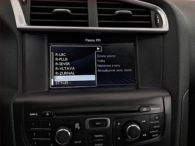 Citroën DS4 (2014) 1.6 e-HDi, Serv.kniha - fotka 12 z 19