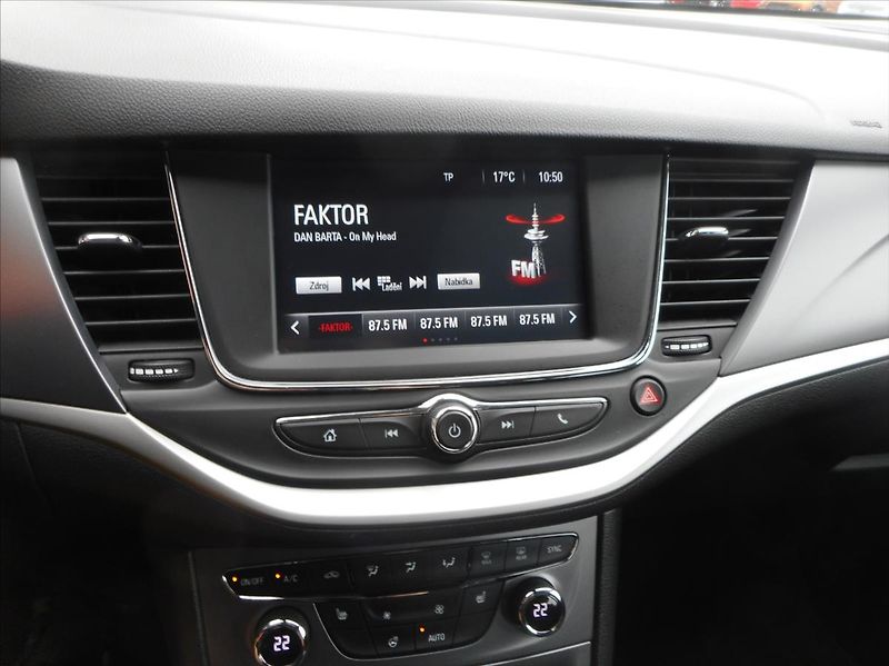 Opel Astra 1,6 CDTi SPORT TOURER - fotka 14 z 28