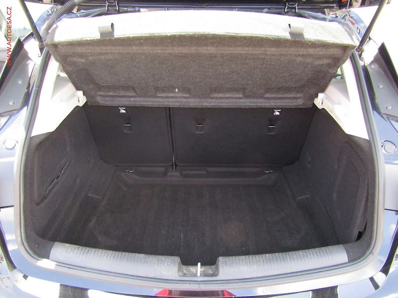 Opel Astra (2017) 1.4T, ČR, AC, navi, park - fotka 7 z 18