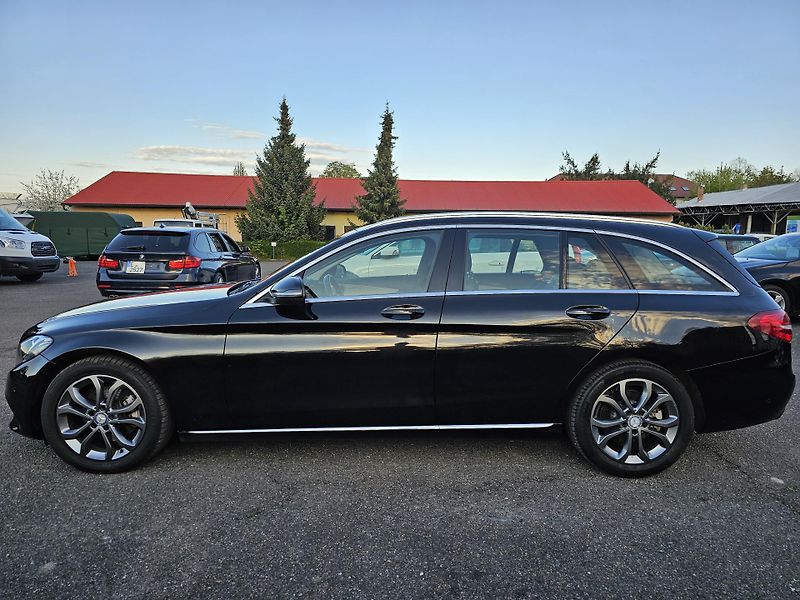 Mercedes-Benz Třídy C (2016) C220D 125kW 4MATIC 7G AIRMATIC - fotka 8 z 50
