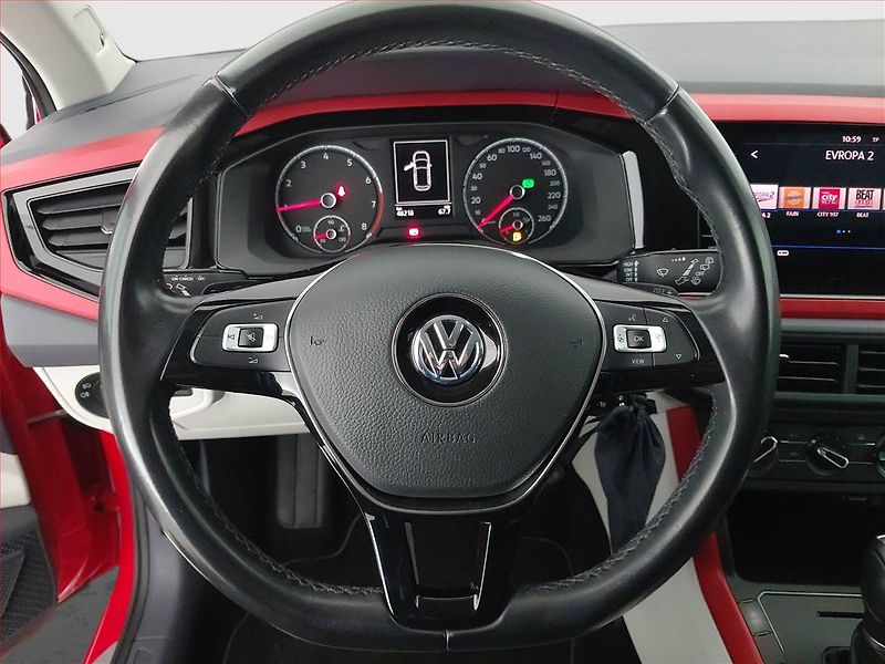 Volkswagen Polo (2018) Beats 1.0 TSI, Automat - fotka 16 z 18